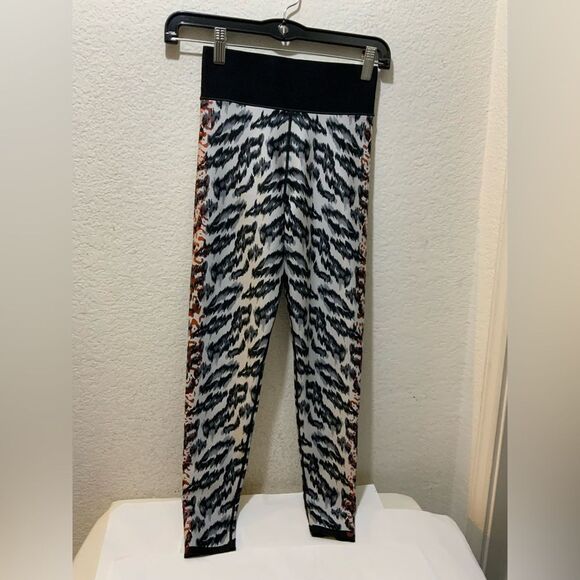 Ultracor snow cat leggings NWT size XS - Picture 4 of 11